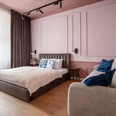 Turnkey I Antonin Dvorak Apartment *
