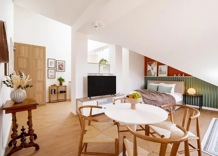Apartamento Turnkey I Antonin Dvorak *