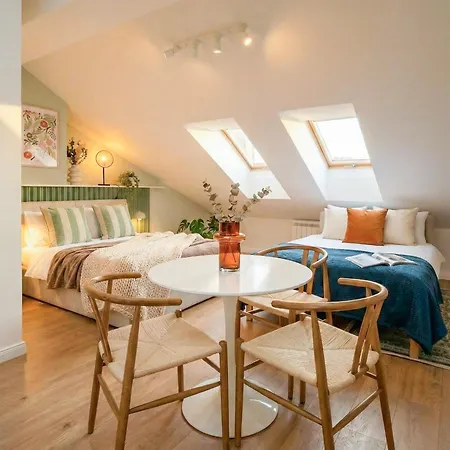 Turnkey I Antonin Dvorak Apartment *